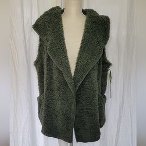 Te Verde Designed in NYC Women's Vest Hooded with Pockets Faux-Fur Sage …